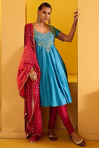 Firozi Chanderi Embellished Kurta Set by PRATIBHA SULTANIA