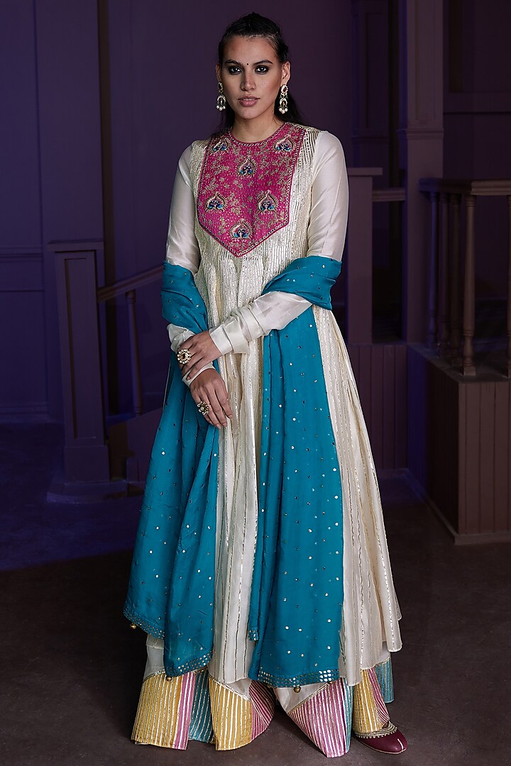 White Chanderi Embellished Anarkali Set by PRATIBHA SULTANIA