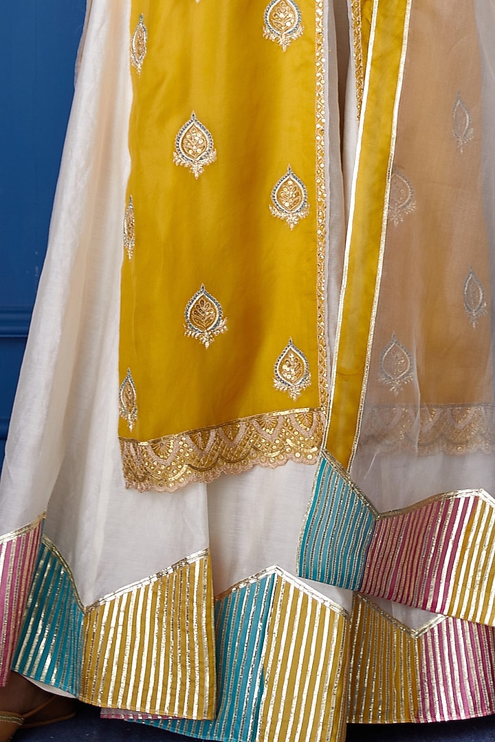 Crimson Yellow Hand & Machine Embroidered Kurta Set by PRATIBHA SULTANIA at Pernia's Pop Up Shop
