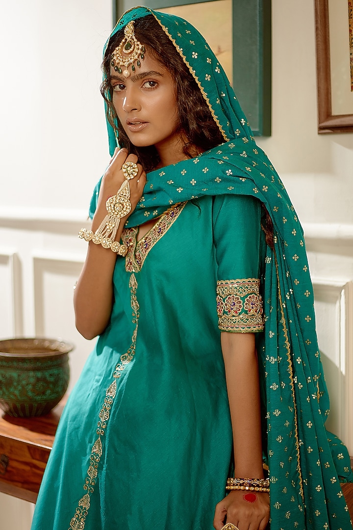Turquoise Hand Embroidered Long Kurta Set by PRATIBHA SULTANIA at Pernia's Pop Up Shop