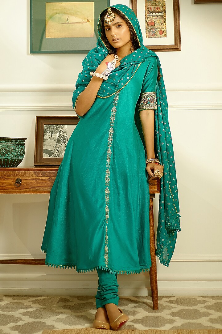 Turquoise Hand Embroidered Long Kurta Set by PRATIBHA SULTANIA at Pernia's Pop Up Shop