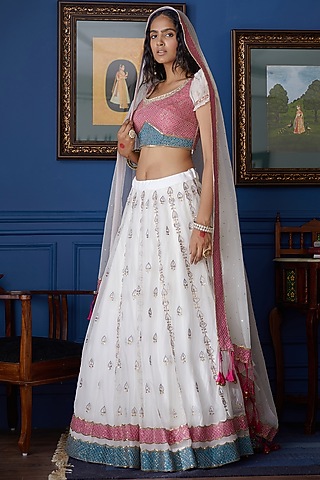 White Hand Embroidered Lehenga Set by PRATIBHA SULTANIA