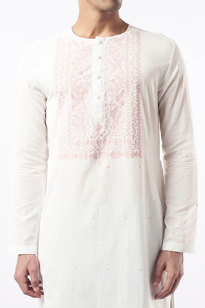 White Jamdani Kurta Set In Cotton by Pranay Baidya Men at Pernia's Pop Up Shop