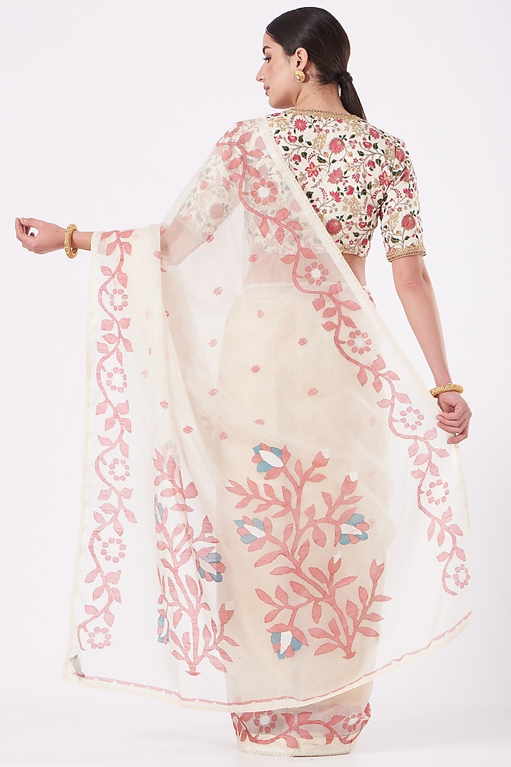 Ivory Muslin Jamdani Party Wear Saree by Pranay Baidya at Pernia's Pop Up Shop