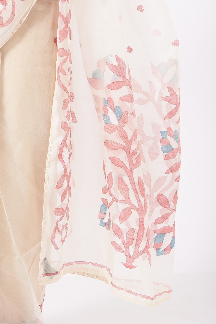 Ivory Muslin Jamdani Party Wear Saree by Pranay Baidya at Pernia's Pop Up Shop