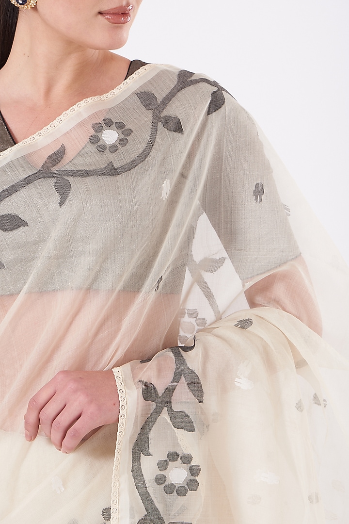 Ivory & Black Muslin Jamdani Party Wear Saree by Pranay Baidya at Pernia's Pop Up Shop