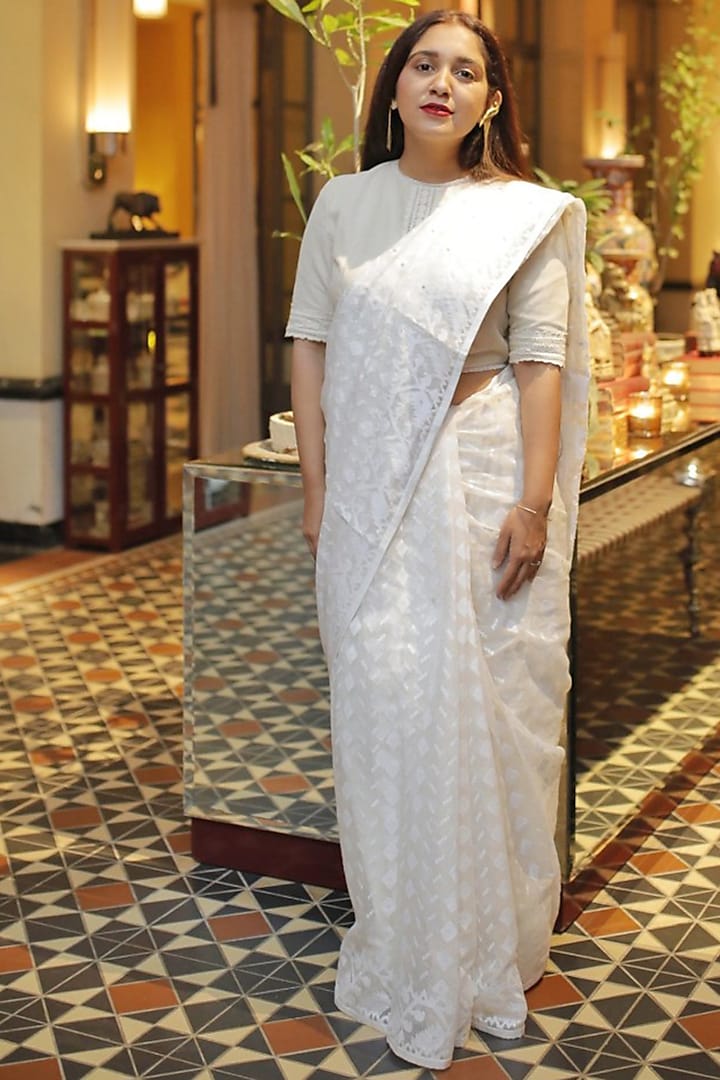 White Jamdani Cotton Saree by Pranay Baidya at Pernia's Pop Up Shop