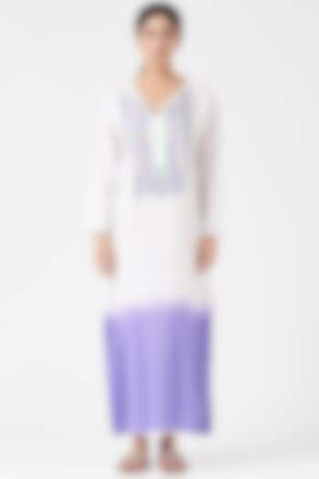 White & Purple Jamdani Kaftan by Pranay Baidya at Pernia's Pop Up Shop