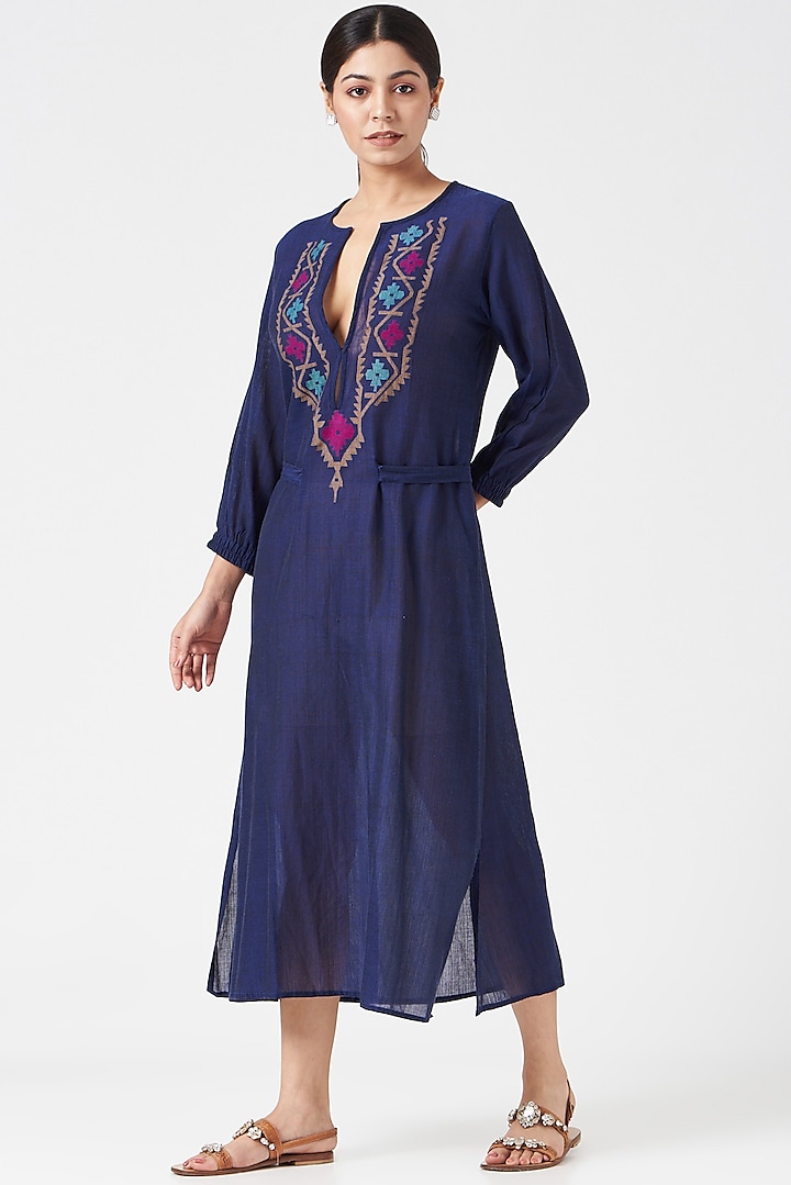 Blue Cotton Jamdani Kaftan by Pranay Baidya at Pernia's Pop Up Shop