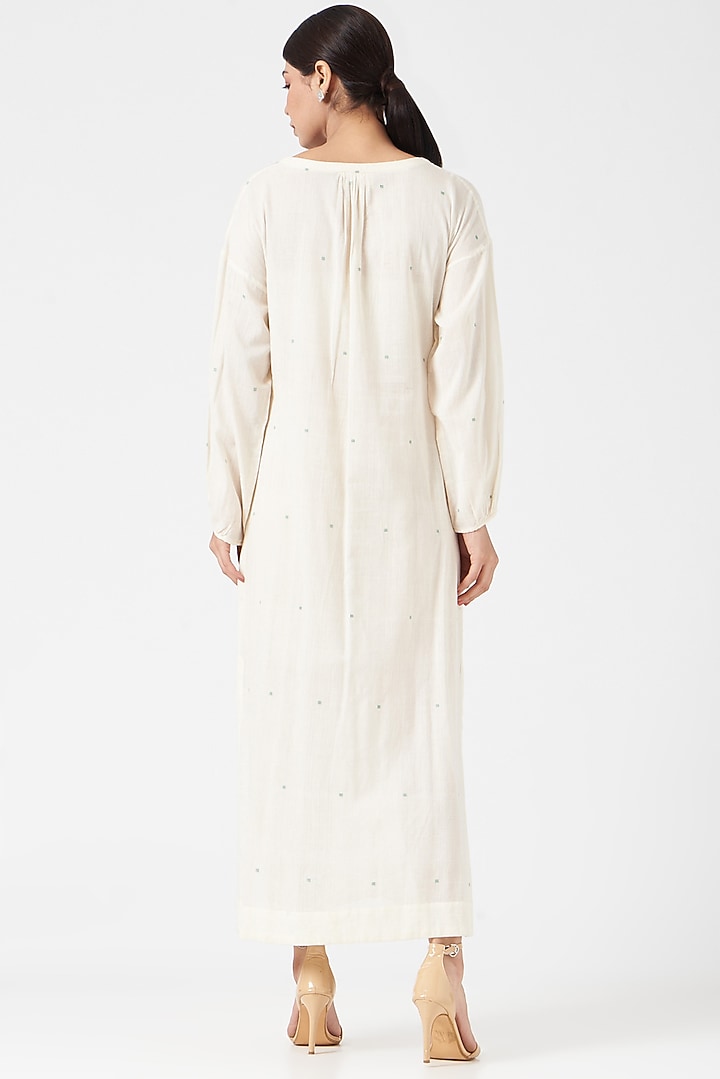 Ivory & Green Jamdani Kaftan by Pranay Baidya at Pernia's Pop Up Shop