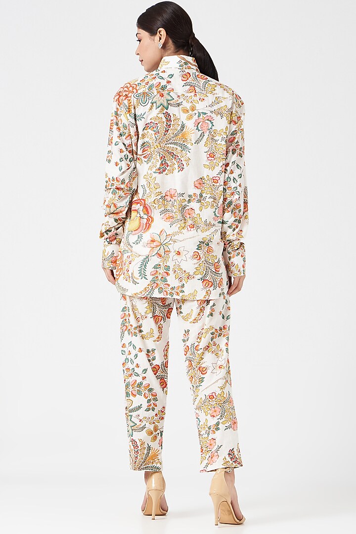 White Floral Printed Kurta Set by Pranay Baidya at Pernia's Pop Up Shop