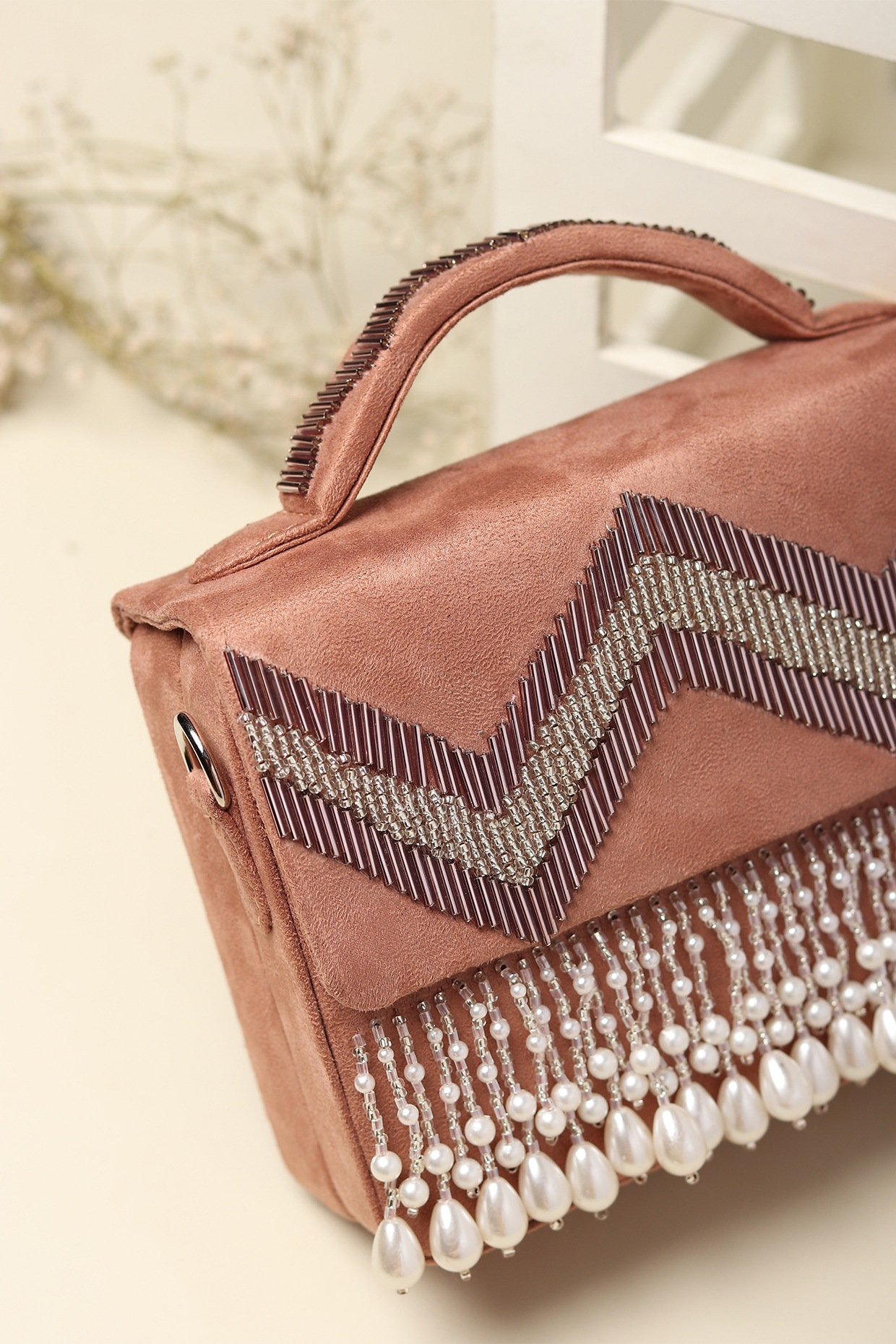 Your Guide to Selecting A Handbag to Compliment Ethnic Wear - KALKI Fashion  Blog