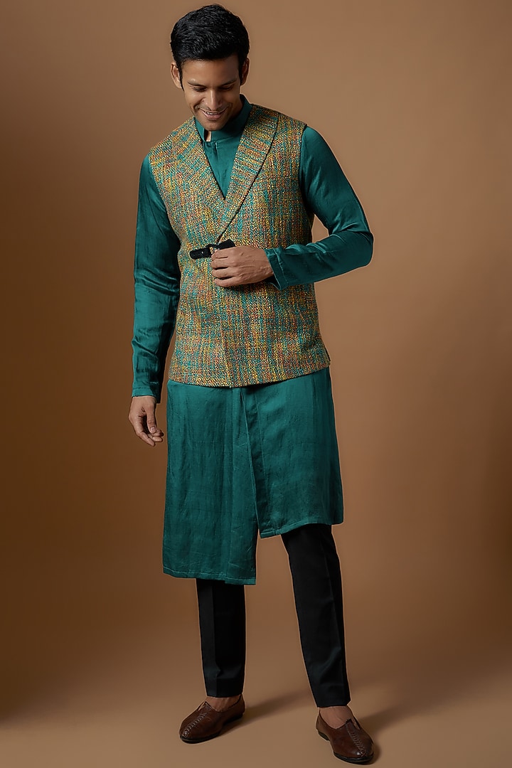 Blue Jute Printed Bundi Jacket With Kurta by Prima Czar at Pernia's Pop Up Shop