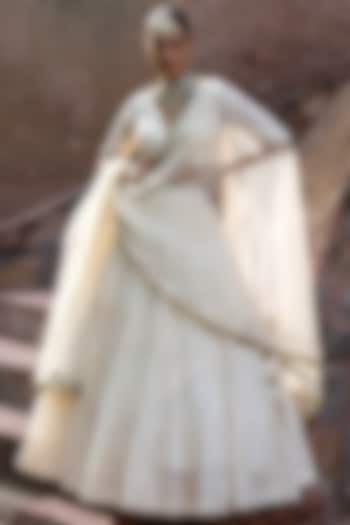 Off-White Chanderi Silk Embroidered Wedding Lehenga Set by PREEVIN at Pernia's Pop Up Shop