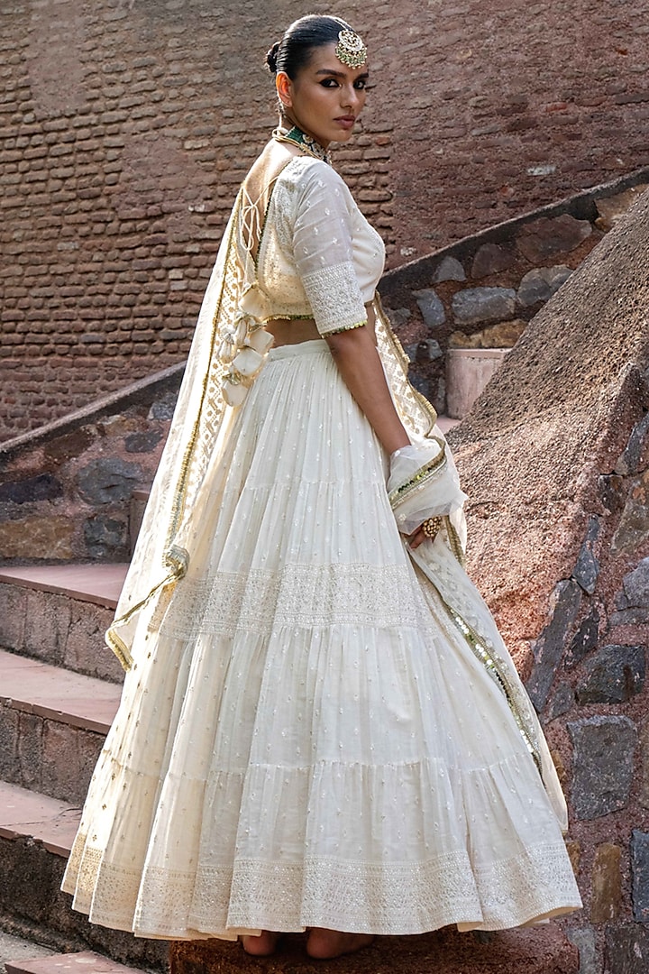 Off-White Chanderi Silk Embroidered Wedding Lehenga Set by PREEVIN at Pernia's Pop Up Shop