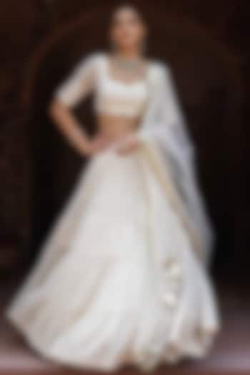 Off-White Chanderi Silk Embroidered Wedding Lehenga Set by PREEVIN at Pernia's Pop Up Shop