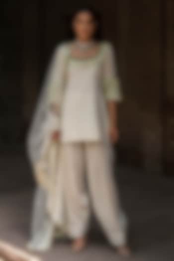 Off-White Cotton Sheer Mulmul Embroidered Kurta Set by PREEVIN at Pernia's Pop Up Shop