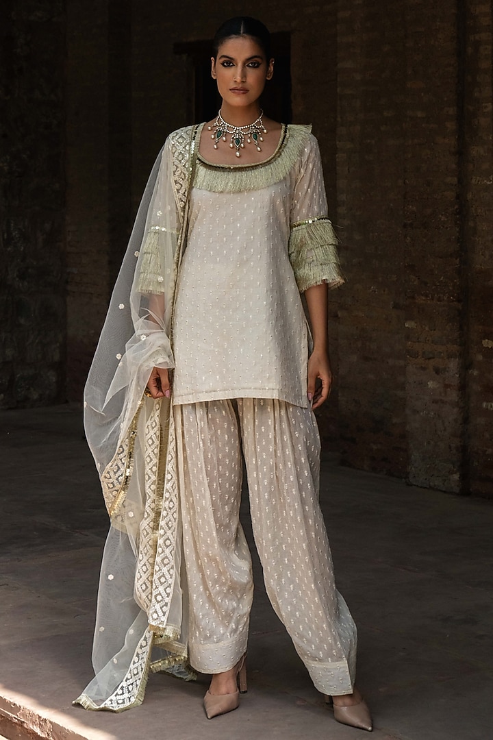 Off-White Cotton Sheer Mulmul Embroidered Kurta Set by PREEVIN at Pernia's Pop Up Shop
