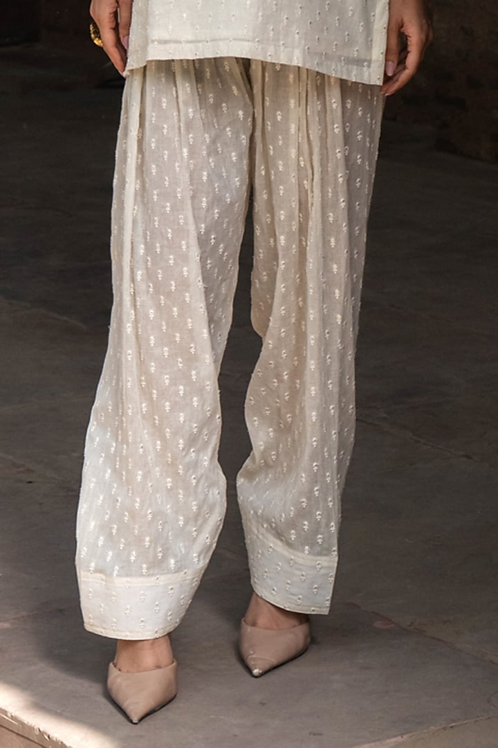 Off-White Cotton Sheer Mulmul Embroidered Kurta Set by PREEVIN at Pernia's Pop Up Shop