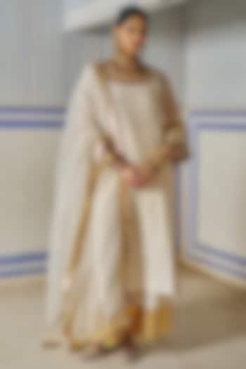 Ivory Chanderi Silk Mukaish Handwork Straight Kurta Set by PREEVIN at Pernia's Pop Up Shop
