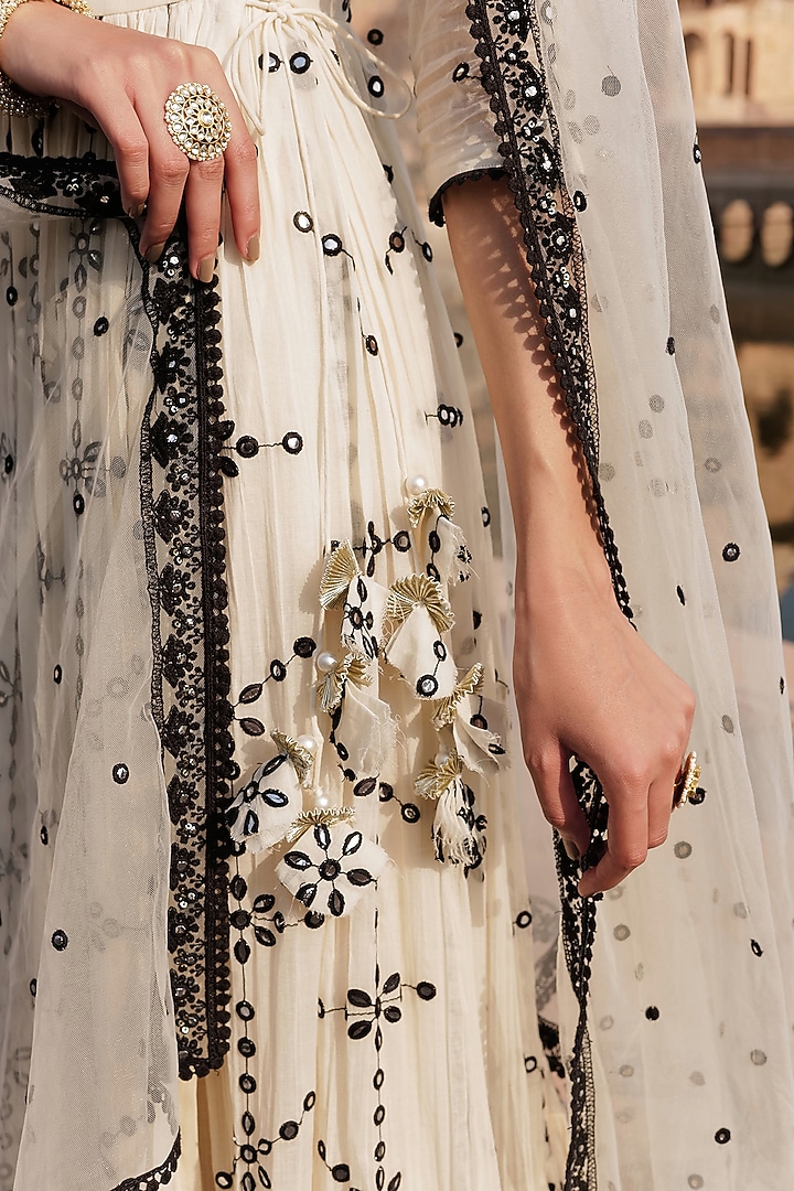 Black & White Cotton Mulmul Thread Embroidered Angrakha Kurta Set by PREEVIN at Pernia's Pop Up Shop