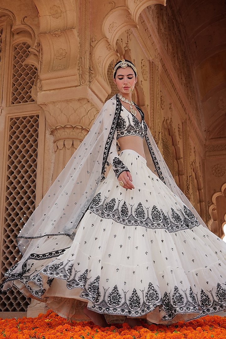 Black & White Cotton Mulmul Thread Embroidered Lehenga Set by PREEVIN at Pernia's Pop Up Shop