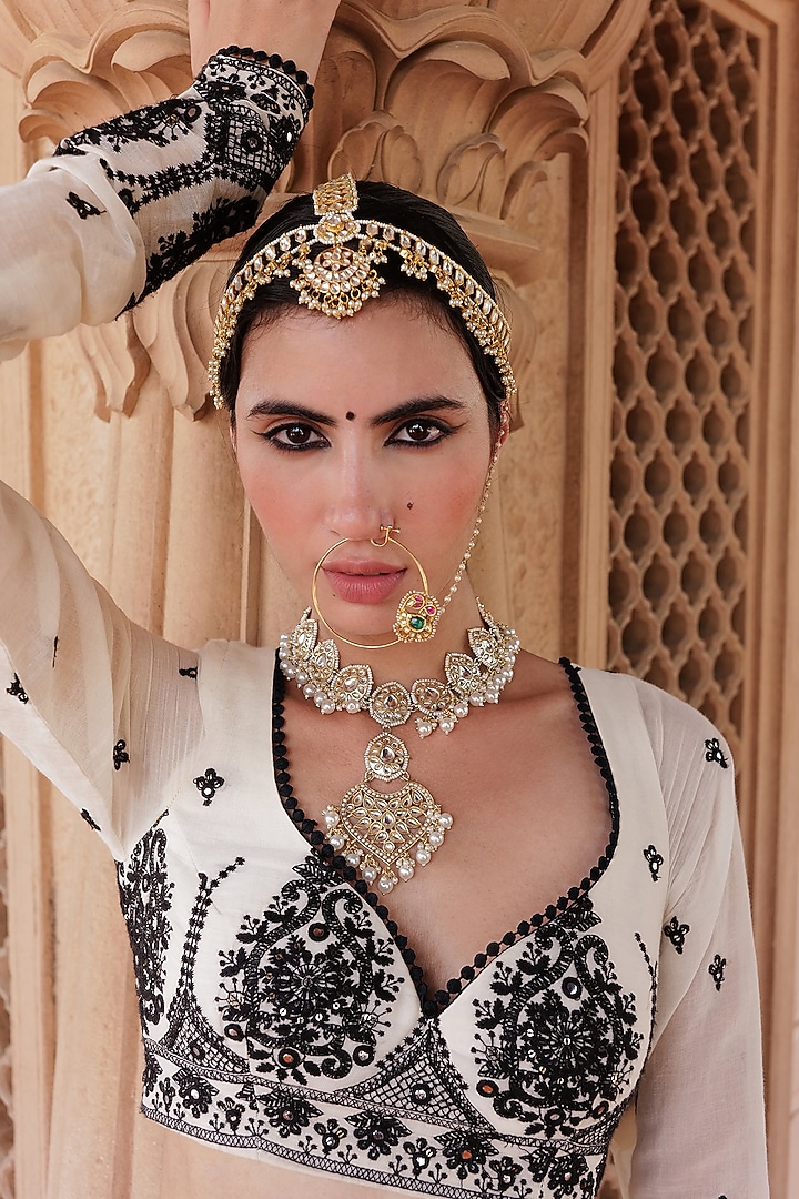Black & White Cotton Mulmul Thread Embroidered Lehenga Set by PREEVIN at Pernia's Pop Up Shop
