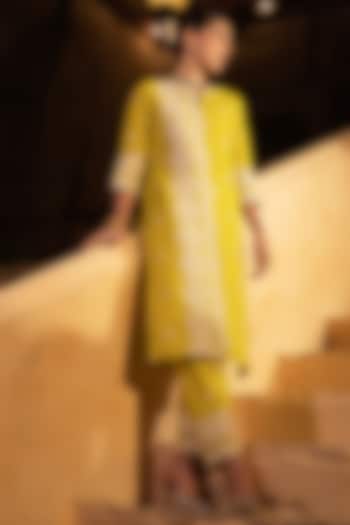 Neon Green Cotton Mulmul Thread & Mirror Work Kurta Set by PREEVIN at Pernia's Pop Up Shop
