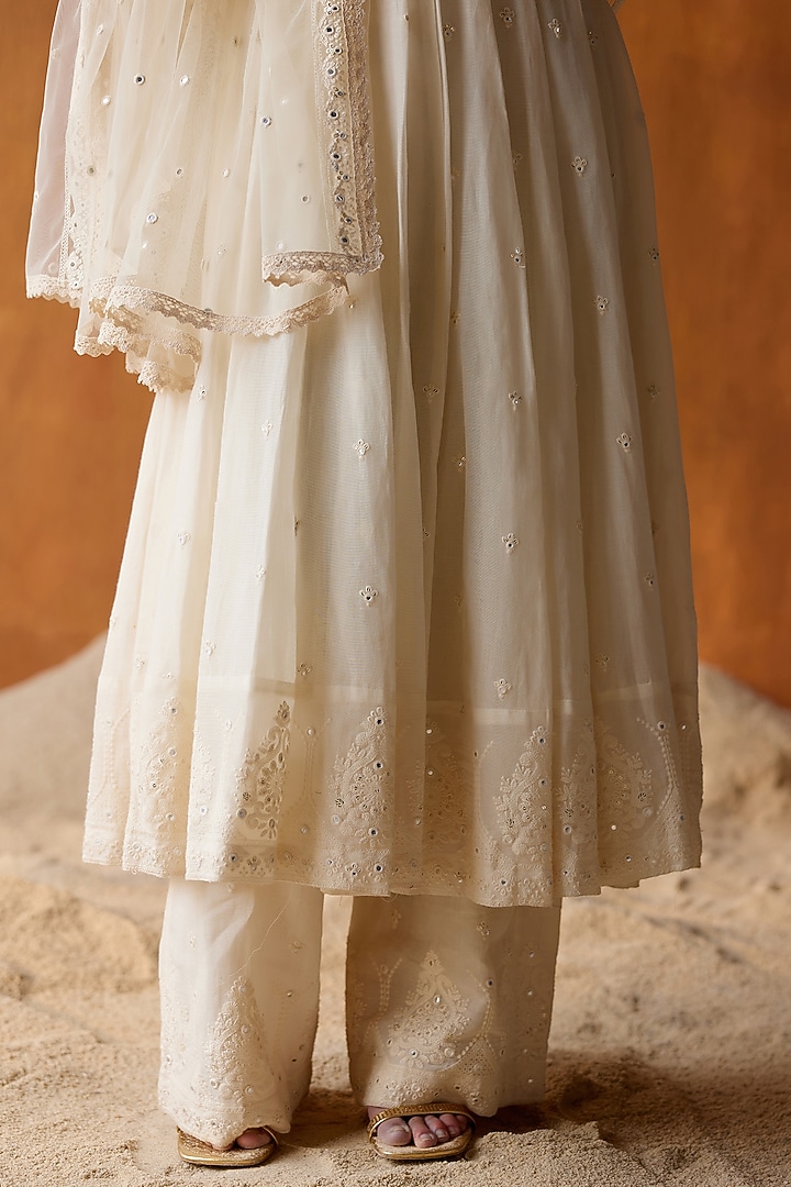 Off-White Cotton Mulmul Thread & Mirror Work Party Wear Anarkali Set by PREEVIN at Pernia's Pop Up Shop