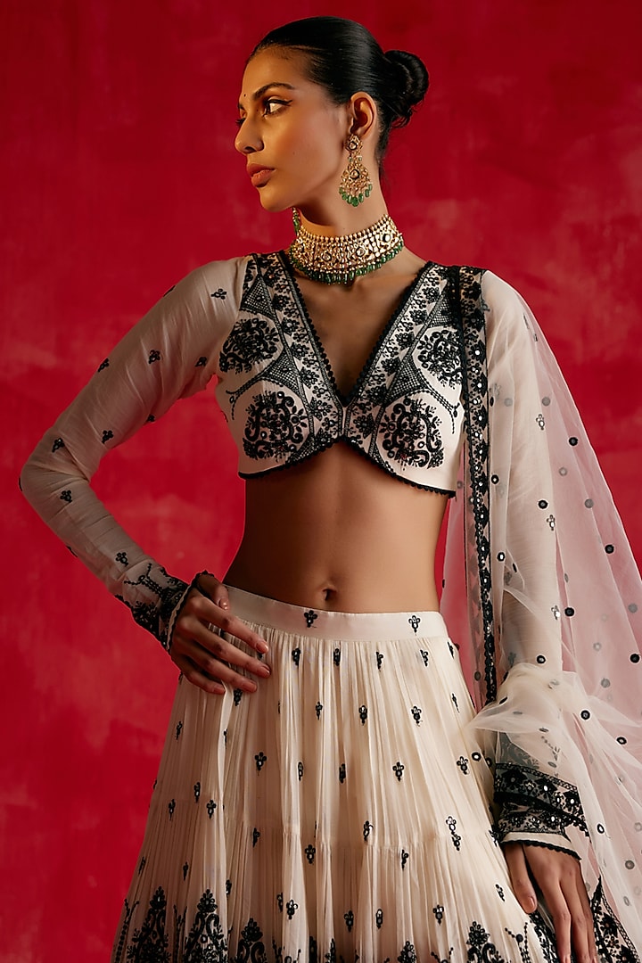 Black & White Cotton Mulmul Thread Work Lehenga Set by PREEVIN at Pernia's Pop Up Shop