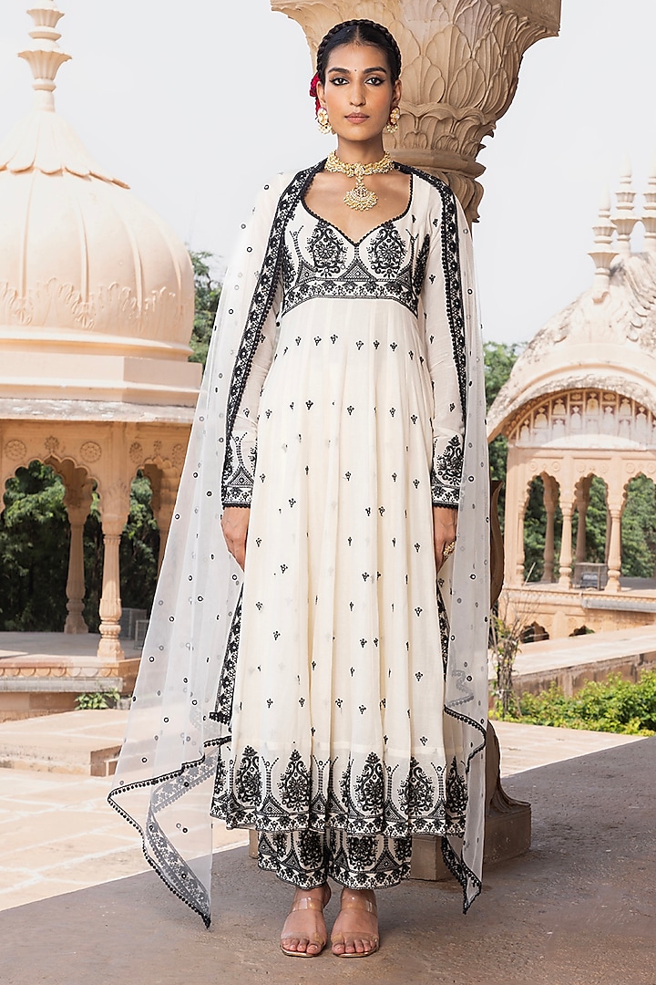 Black & White Mulmul Thread & Mirror Embroidered Anarkali Set by PREEVIN at Pernia's Pop Up Shop