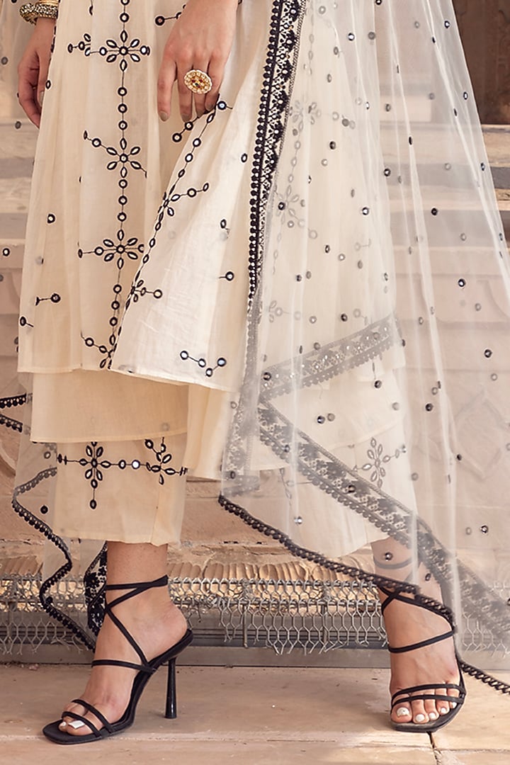 Black & White Mulmul Thread & Mirror Embroidered Party Wear Anarkali Set by PREEVIN at Pernia's Pop Up Shop