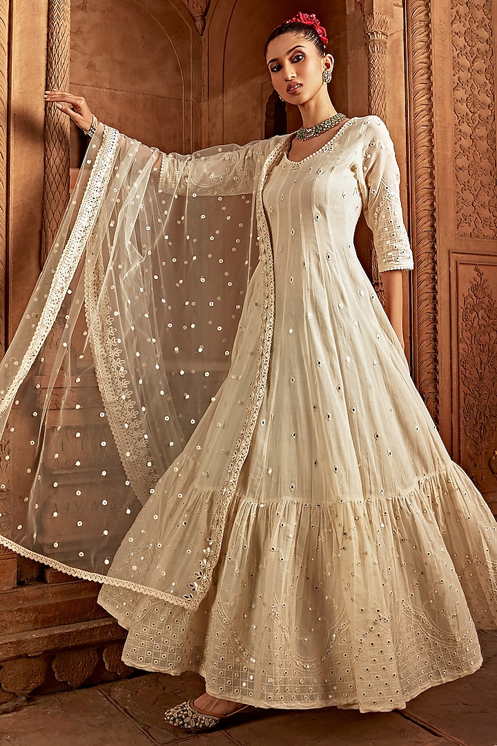 Off-White Cotton Mulmul Thread Embroidered Anarkali With Dupatta by PREEVIN at Pernia's Pop Up Shop