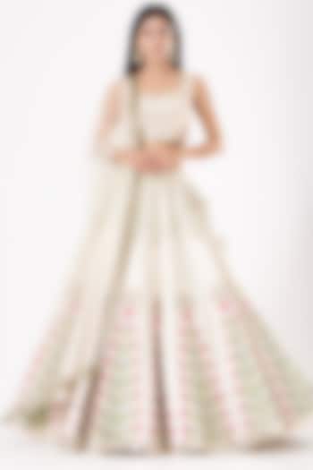 White Embroidered Bridal Lehenga Set by Prevasu at Pernia's Pop Up Shop