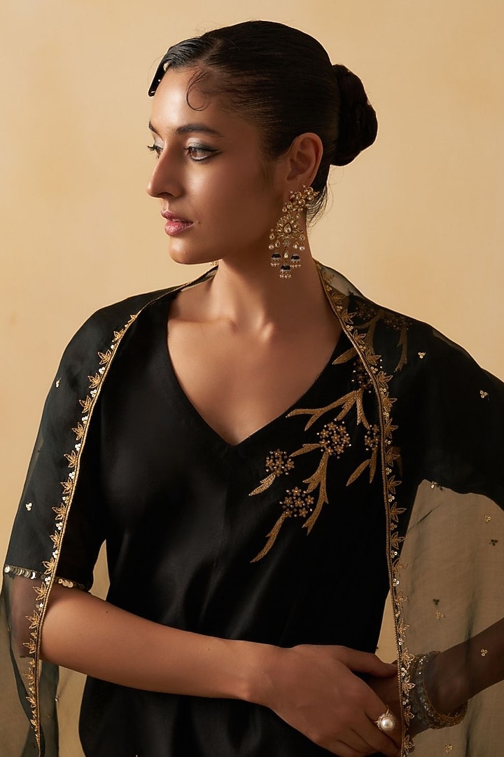 Black Chanderi Gharara Set by Prevasu at Pernia's Pop Up Shop