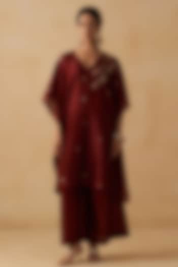 Maroon Chanderi Kaftan Set by Prevasu at Pernia's Pop Up Shop