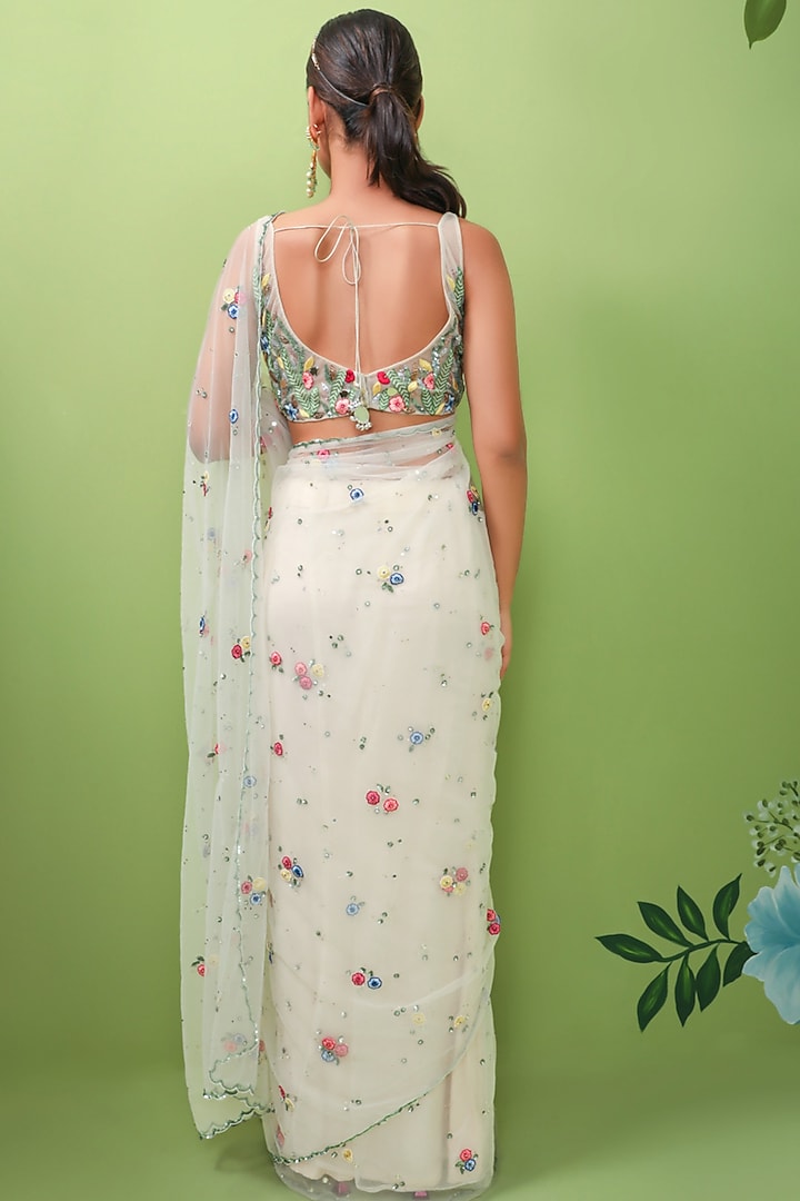 Off-White Embroidered Wedding Saree Set by Prevasu at Pernia's Pop Up Shop