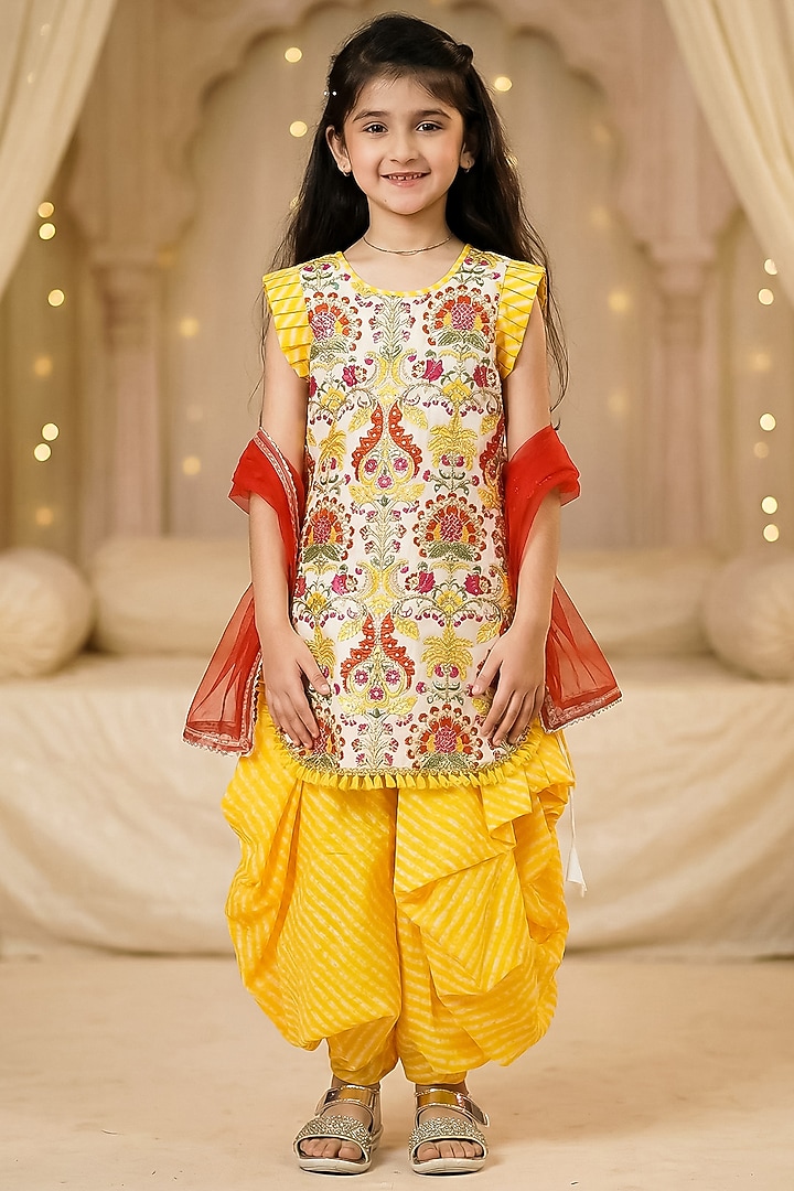 Off-White Chiffon Georgette Embroidered Kurta Set For Girls by Pragya exclusive at Pernia's Pop Up Shop