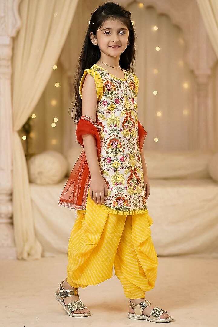 Off-White Chiffon Georgette Embroidered Kurta Set For Girls by Pragya exclusive at Pernia's Pop Up Shop