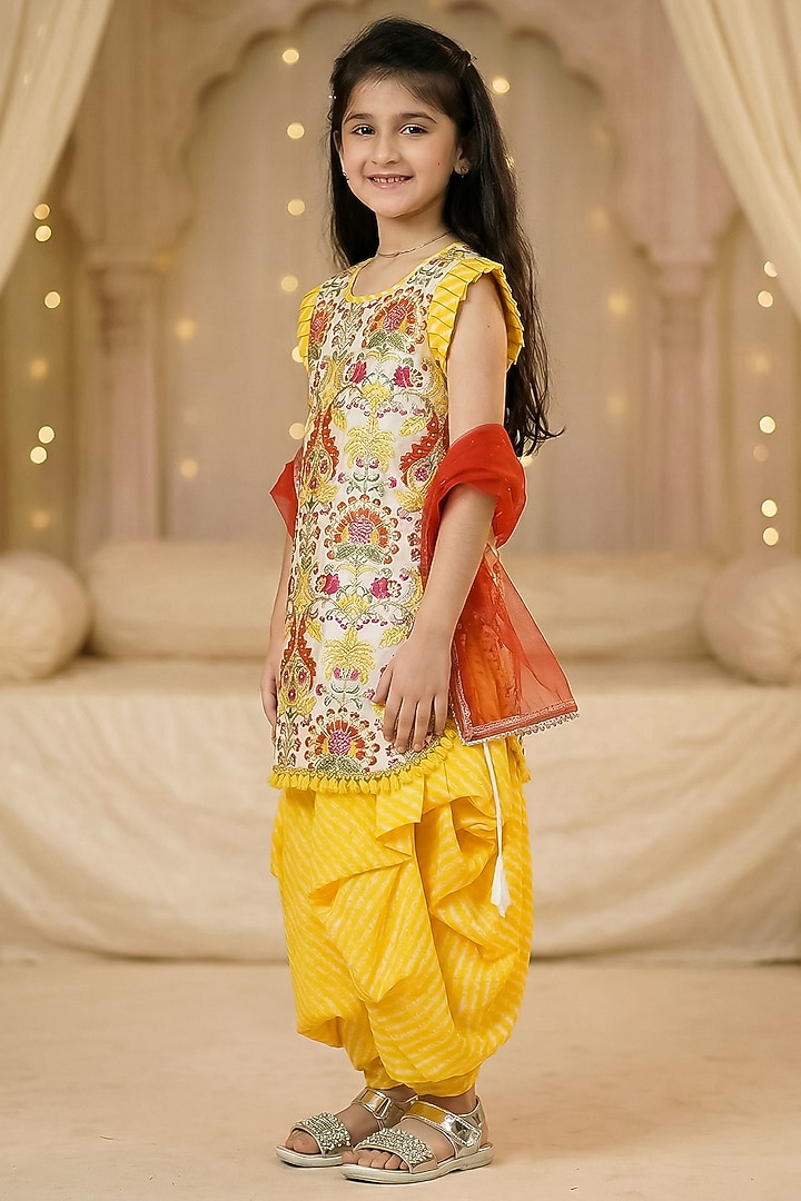 Off-White Chiffon Georgette Embroidered Kurta Set For Girls by Pragya exclusive at Pernia's Pop Up Shop