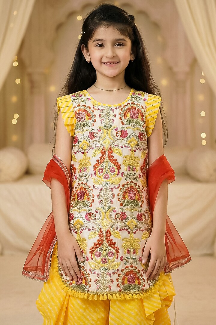 Off-White Chiffon Georgette Embroidered Kurta Set For Girls by Pragya exclusive at Pernia's Pop Up Shop