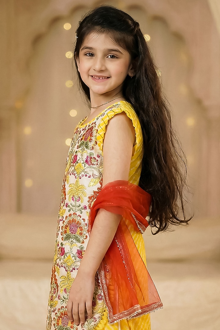 Off-White Chiffon Georgette Embroidered Kurta Set For Girls by Pragya exclusive at Pernia's Pop Up Shop