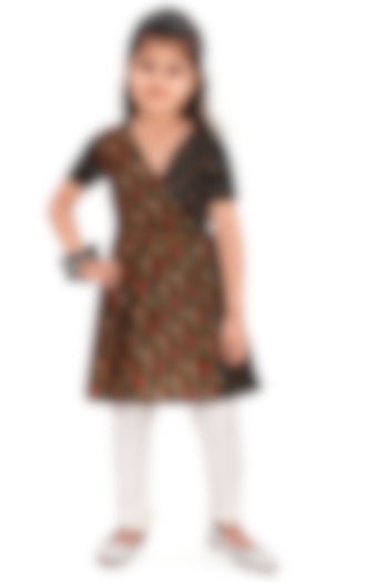 Black Cotton Ikat Printed Kurta Set For Girls by Pragya exclusive at Pernia's Pop Up Shop