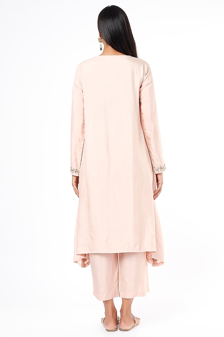 Blush Pink Raw Silk Embroidered Kurta Set by Prathyusha Garimella at Pernia's Pop Up Shop