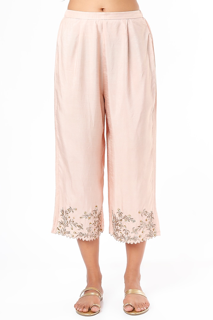 Blush Pink Raw Silk Embroidered Kurta Set by Prathyusha Garimella at Pernia's Pop Up Shop