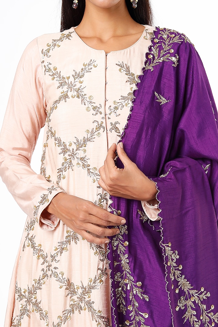 Blush Pink Raw Silk Embroidered Kurta Set by Prathyusha Garimella at Pernia's Pop Up Shop