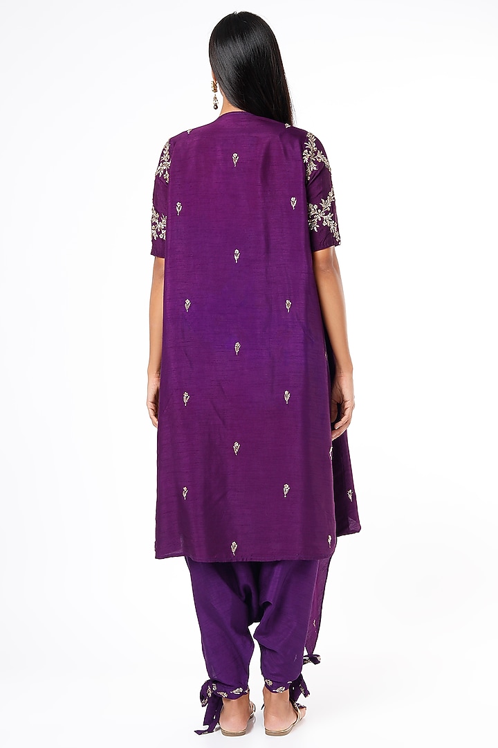 Purple Zardosi Embroidered Cape Set by Prathyusha Garimella at Pernia's Pop Up Shop