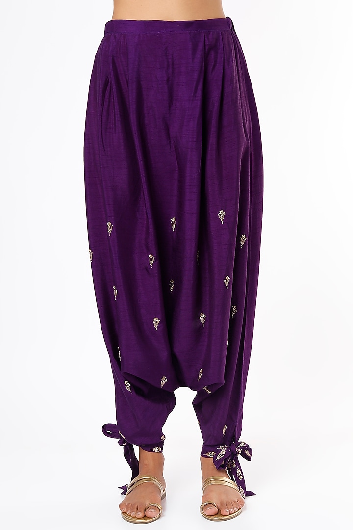 Purple Zardosi Embroidered Cape Set by Prathyusha Garimella at Pernia's Pop Up Shop