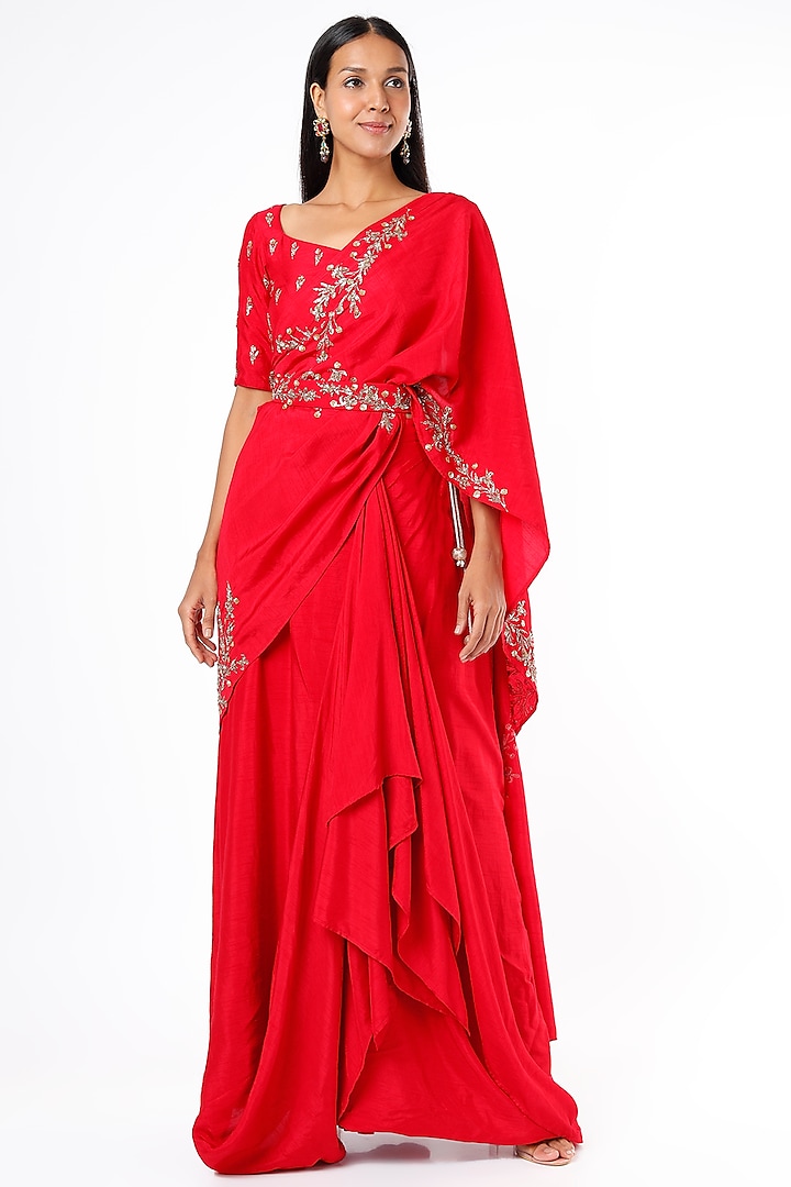 Red Raw Silk Embroidered Skirt Saree Set by Prathyusha Garimella