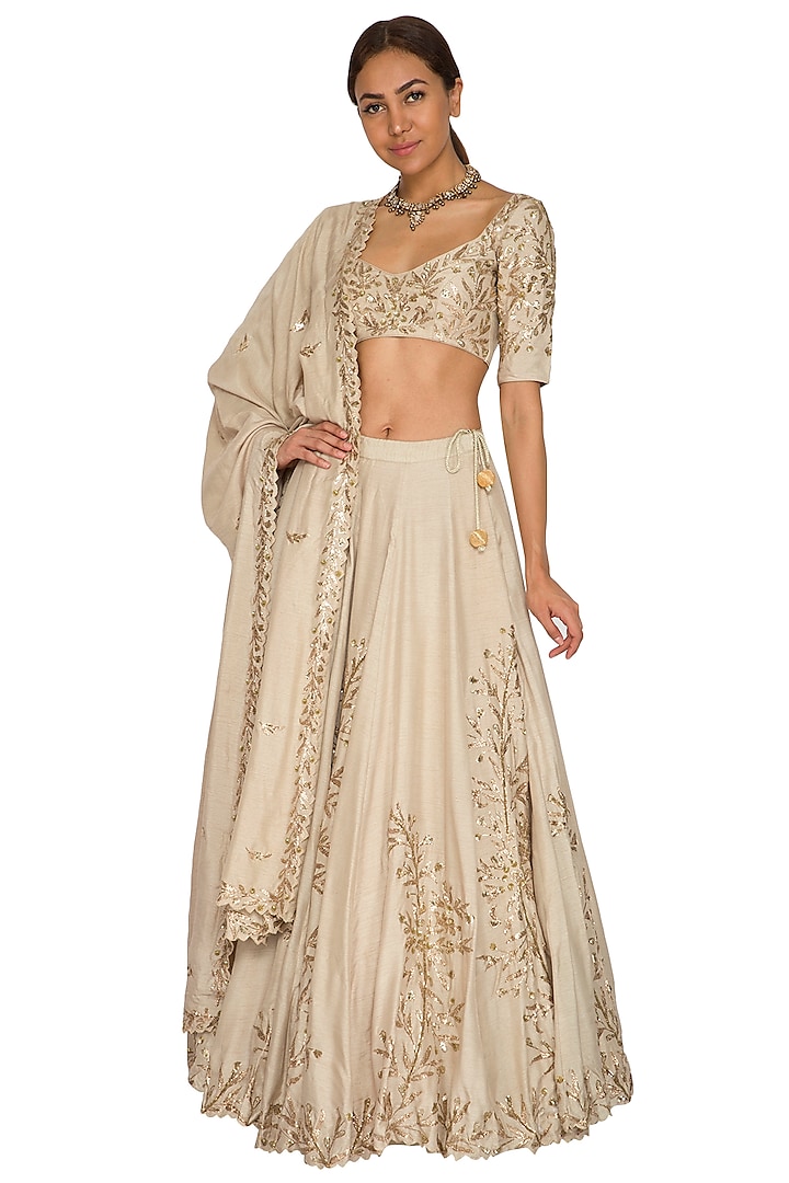 Champagne Gold Embroidered Wedding Lehenga Set by Prathyusha Garimella at Pernia's Pop Up Shop